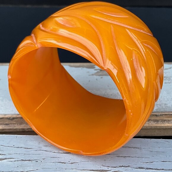 Marion Godart Paris Tangerine Wide Floral Carved Acrylic Bangle Bracelet - Picture 5 of 11